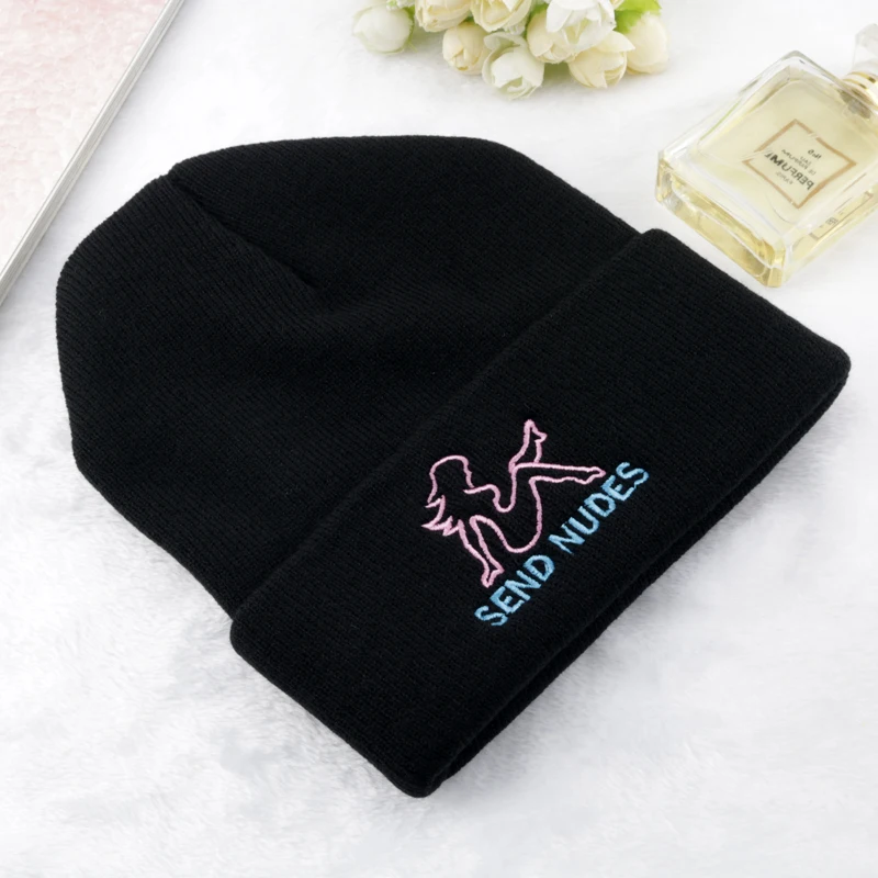Fashion Knitted Embroidery SEND NUDES Letter Pattern Ski Warm Winter Beanie Skullies Cap Hat For Men Women Friends Gift
Fashion Knitted Embroidery SEND NUDES Letter Pattern Ski Warm Winter Beanie Skullies Cap Hat For Men Women Friends Gift