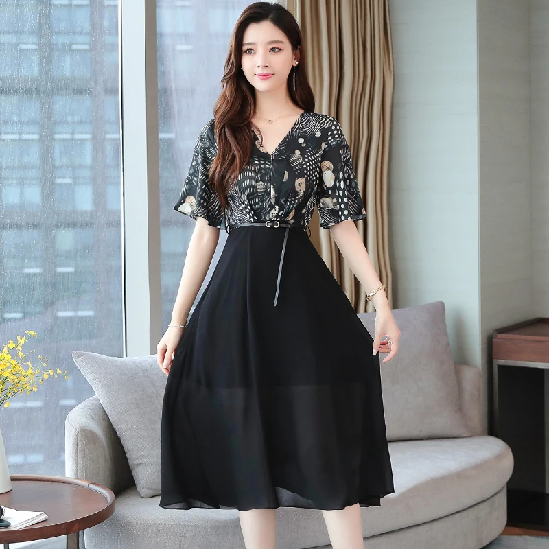 Summer Temperament dress V-Neck Loose Short Sleeve Fashion Casual Dress women
Summer Temperament dress V-Neck Loose Short Sleeve Fashion Casual Dress women