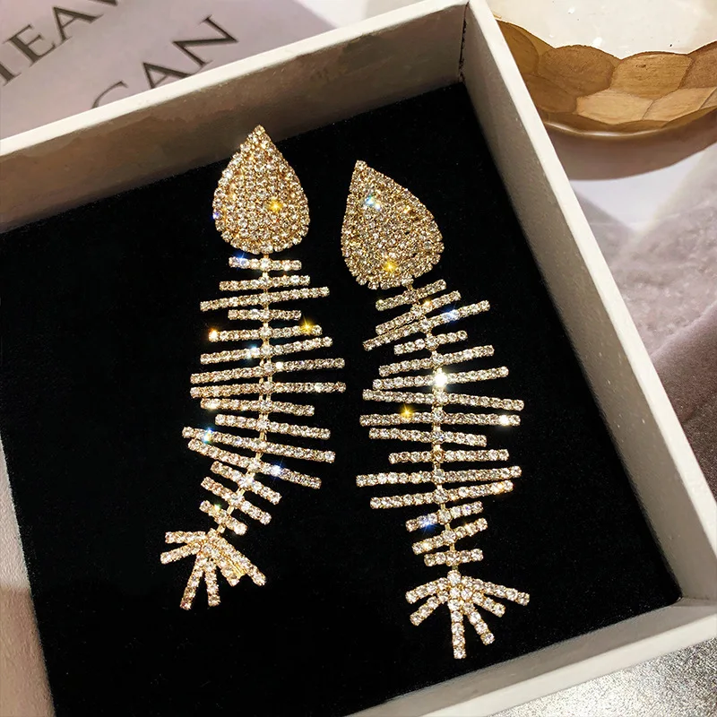 2020 New Fahion Women's Earrings Exaggerated Fishbone Shape Earrings for Women Bijoux Korean Boucle Wedding Jewelry Wholesale
2020 New Fahion Women's Earrings Exaggerated Fishbone Shape Earrings for Women Bijoux Korean Boucle Wedding Jewelry Wholesale