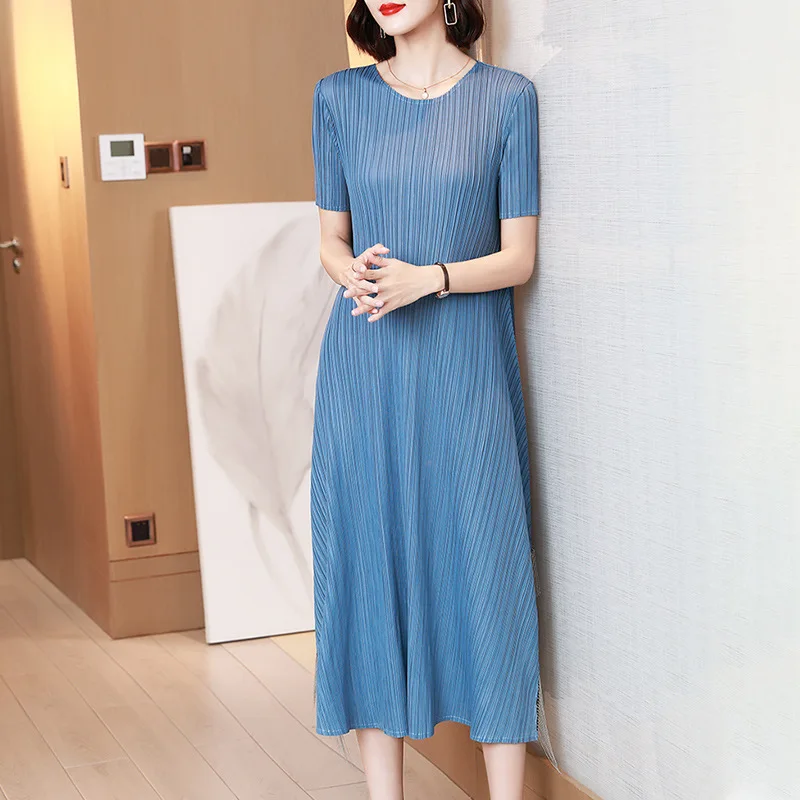Dress For Women Summer New Style Fashion Simple Patchwork Round Neck Short Sleeve Stretch Miyake Pleated Dresses
Dress For Women Summer New Style Fashion Simple Patchwork Round Neck Short Sleeve Stretch Miyake Pleated Dresses