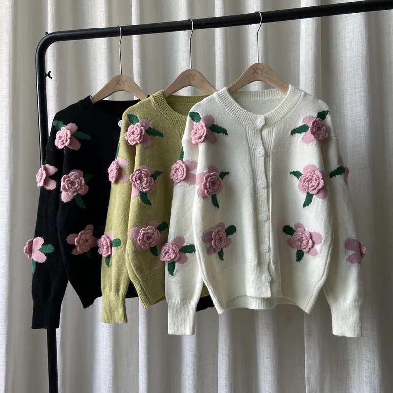 2021 autumn new product retro knit sweater female heavy industry rose flower embroidery contrast sweater coat cardigan
2021 autumn new product retro knit sweater female heavy industry rose flower embroidery contrast sweater coat cardigan