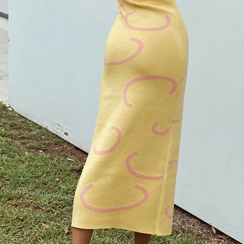 Sexy Knit Dress Women Y2K Yellow Print Bodycon Sleeveless Midi Backless Spaghetti Strap Dresses Summer Beach Robe Vestidos 2021
Sexy Knit Dress Women Y2K Yellow Print Bodycon Sleeveless Midi Backless Spaghetti Strap Dresses Summer Beach Robe Vestidos 2021