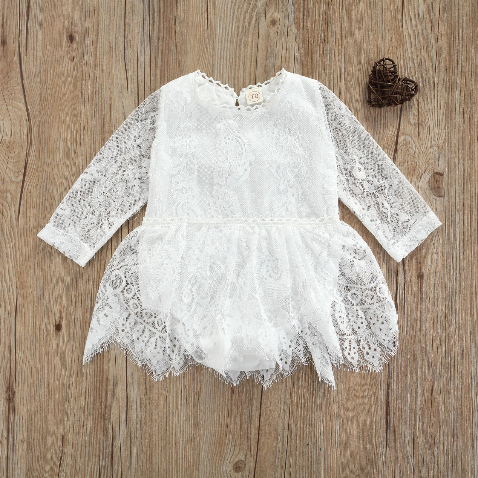 Baby Floral Embroidery Romper Dress with Tassels Hollow Out Long Sleeve O-neck Short Lace Jumpsuit 0-24 Months
Baby Floral Embroidery Romper Dress with Tassels Hollow Out Long Sleeve O-neck Short Lace Jumpsuit 0-24 Months