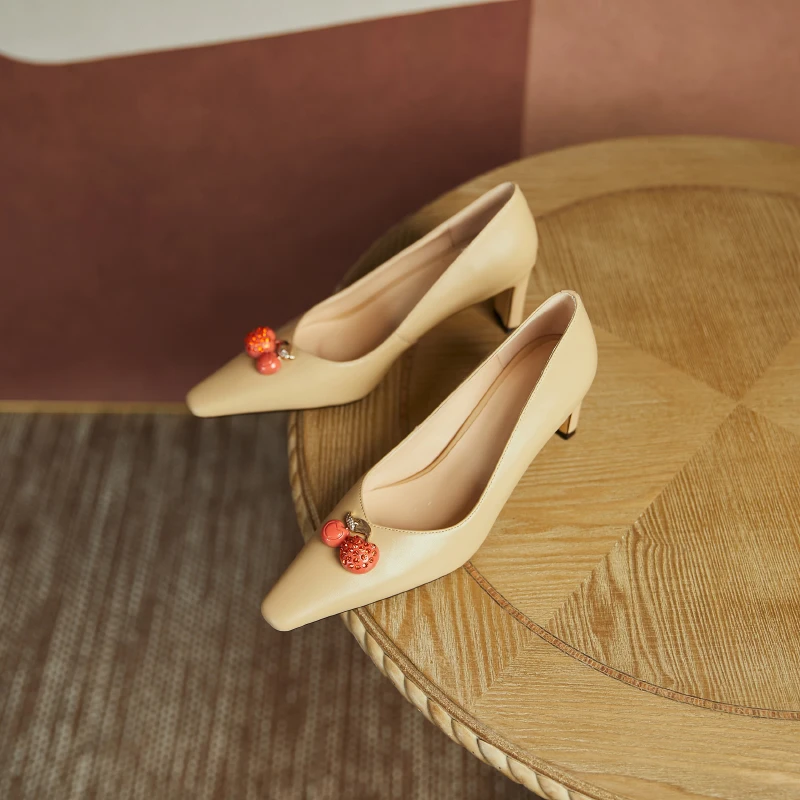 crystal Decoration Genuine Leather Women Shoes Sweet High Heels Pumps For Women 2021 Spring Newest Wedding Shoes Woman
crystal Decoration Genuine Leather Women Shoes Sweet High Heels Pumps For Women 2021 Spring Newest Wedding Shoes Woman