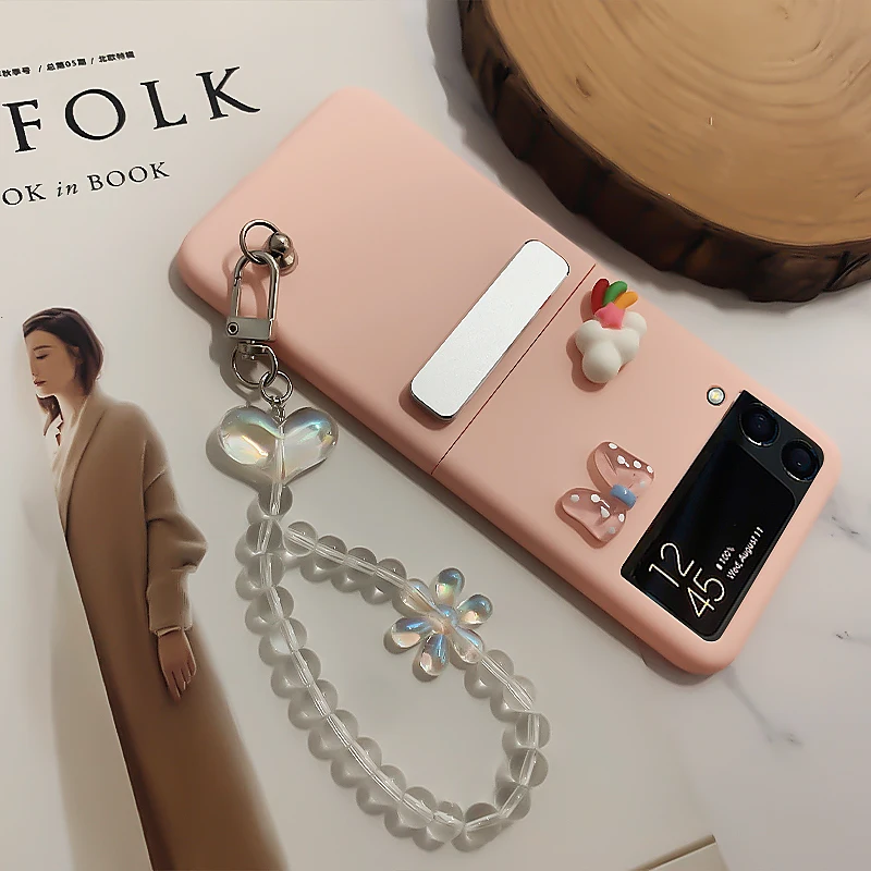 LOVE Bracelet Folding Holder Cute Bow Phone case For Samsung Galaxy Z Flip 3 Beads Hand Chain Z Flip Cover
LOVE Bracelet Folding Holder Cute Bow Phone case For Samsung Galaxy Z Flip 3 Beads Hand Chain Z Flip Cover