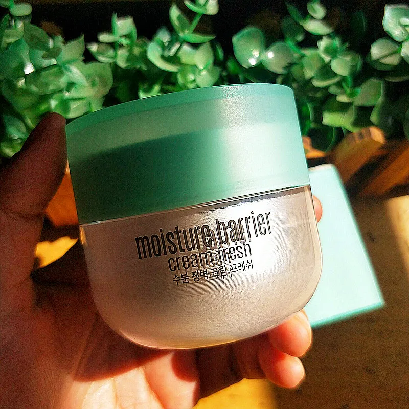 Korean cosmetics goodal Moisture Barrier Cream Fresh 50ml Moisturizing face cream
Korean cosmetics goodal Moisture Barrier Cream Fresh 50ml Moisturizing face cream