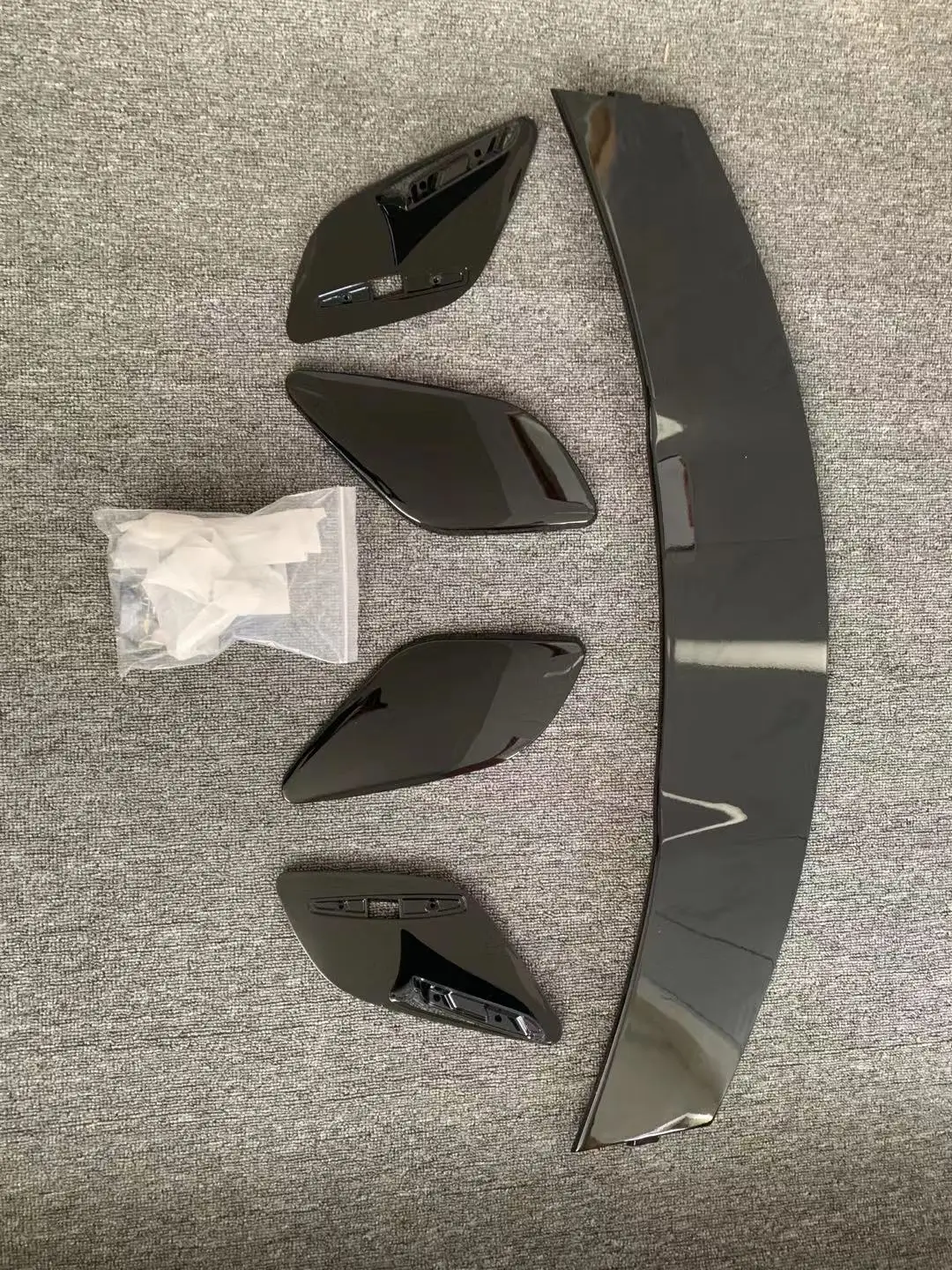 W176 W177 2013-2018 for Mercedes-benz A Class AMG W176 W177 Modified A45 A35 ABS Car Tail Fin Rear Spoiler Automobile Repacking 
W176 W177 2013-2018 for Mercedes-benz A Class AMG W176 W177 Modified A45 A35 ABS Car Tail Fin Rear Spoiler Automobile Repacking