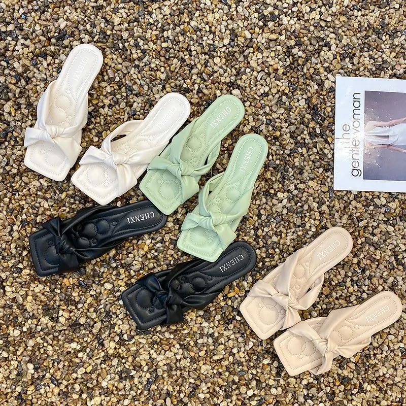 Flat Slippers Summer Beach Shoes Female Low Heels Slides 2021 Soft Flat Shoes Women Pleated Bowknot Fashion Slippers
Flat Slippers Summer Beach Shoes Female Low Heels Slides 2021 Soft Flat Shoes Women Pleated Bowknot Fashion Slippers