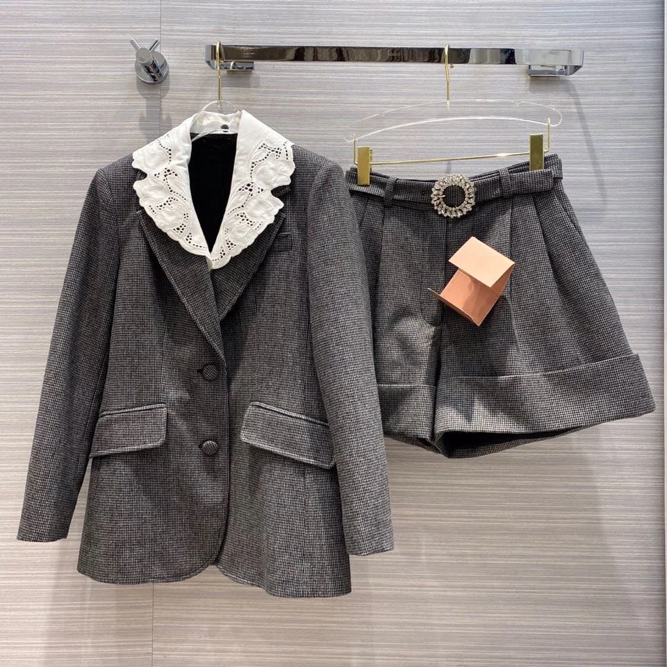 Autumn Winter Vintage Plaid Set Women 2020 Korean Elegant Blazer+Shorts Two Piece Outfits Clothes 
Autumn Winter Vintage Plaid Set Women 2020 Korean Elegant Blazer+Shorts Two Piece Outfits Clothes