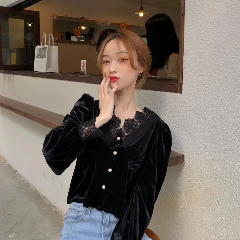 Gold Velvet Top Women's 2020 Autumn and Winter New V-neck Small Shirt Black Lace Bottoming Shirt Women Long-sleeved Shirt
Gold Velvet Top Women's 2020 Autumn and Winter New V-neck Small Shirt Black Lace Bottoming Shirt Women Long-sleeved Shirt