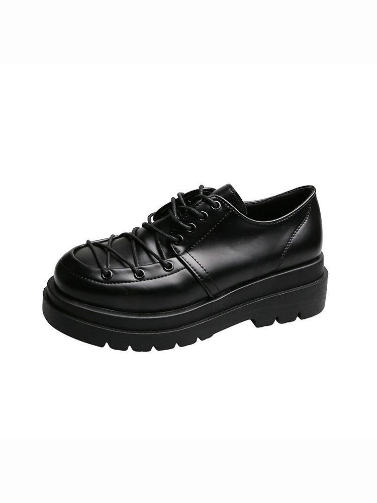 Large size 35-40 British style ladies black small leather shoes spring and autumn hot trend platform lace-up shoes. 
Large size 35-40 British style ladies black small leather shoes spring and autumn hot trend platform lace-up shoes.