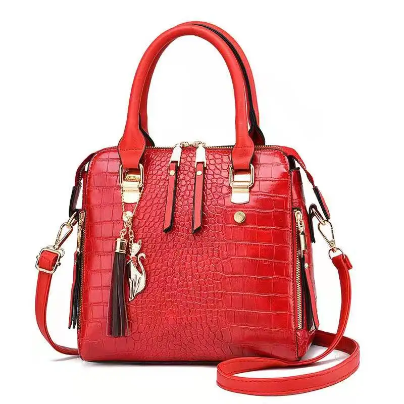 

Модная женская сумка с крокодиловым узором, новая сумка через плечо из искусственной кожи с кисточкой, роскошная дизайнерская сумка с ручка...