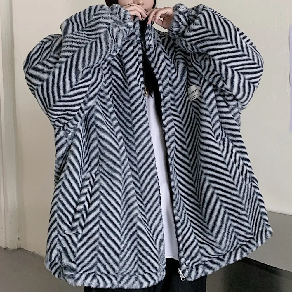 port 2020 new winter wind stripe add wool cotton-padded clothes loose woman with thick cotton-padded jacket coat 
port 2020 new winter wind stripe add wool cotton-padded clothes loose woman with thick cotton-padded jacket coat