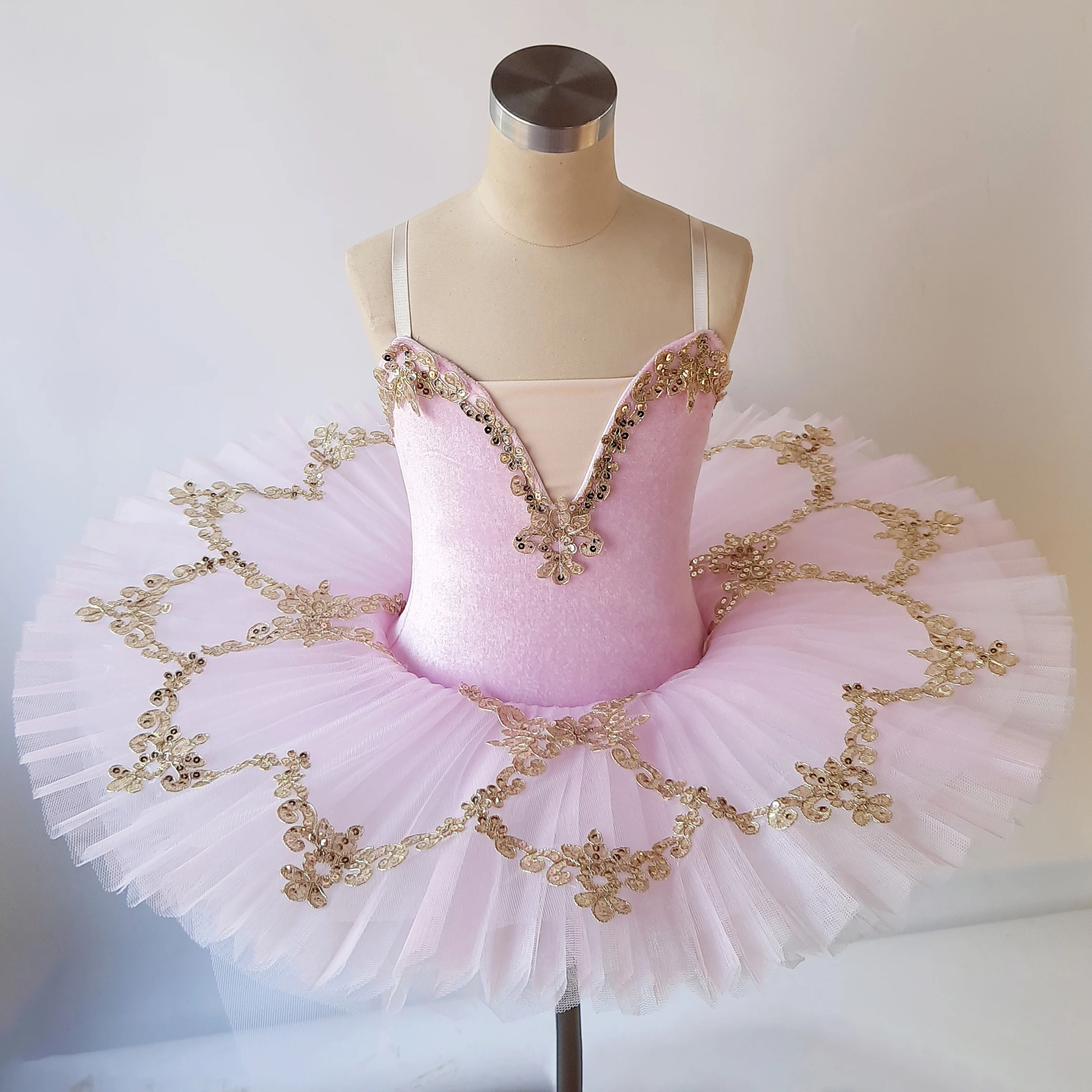 2020 New Songyuexia Girl's blue ballet skirt boy's apron Dance Dress Halloween professional performance boy's party dress
2020 New Songyuexia Girl's blue ballet skirt boy's apron Dance Dress Halloween professional performance boy's party dress