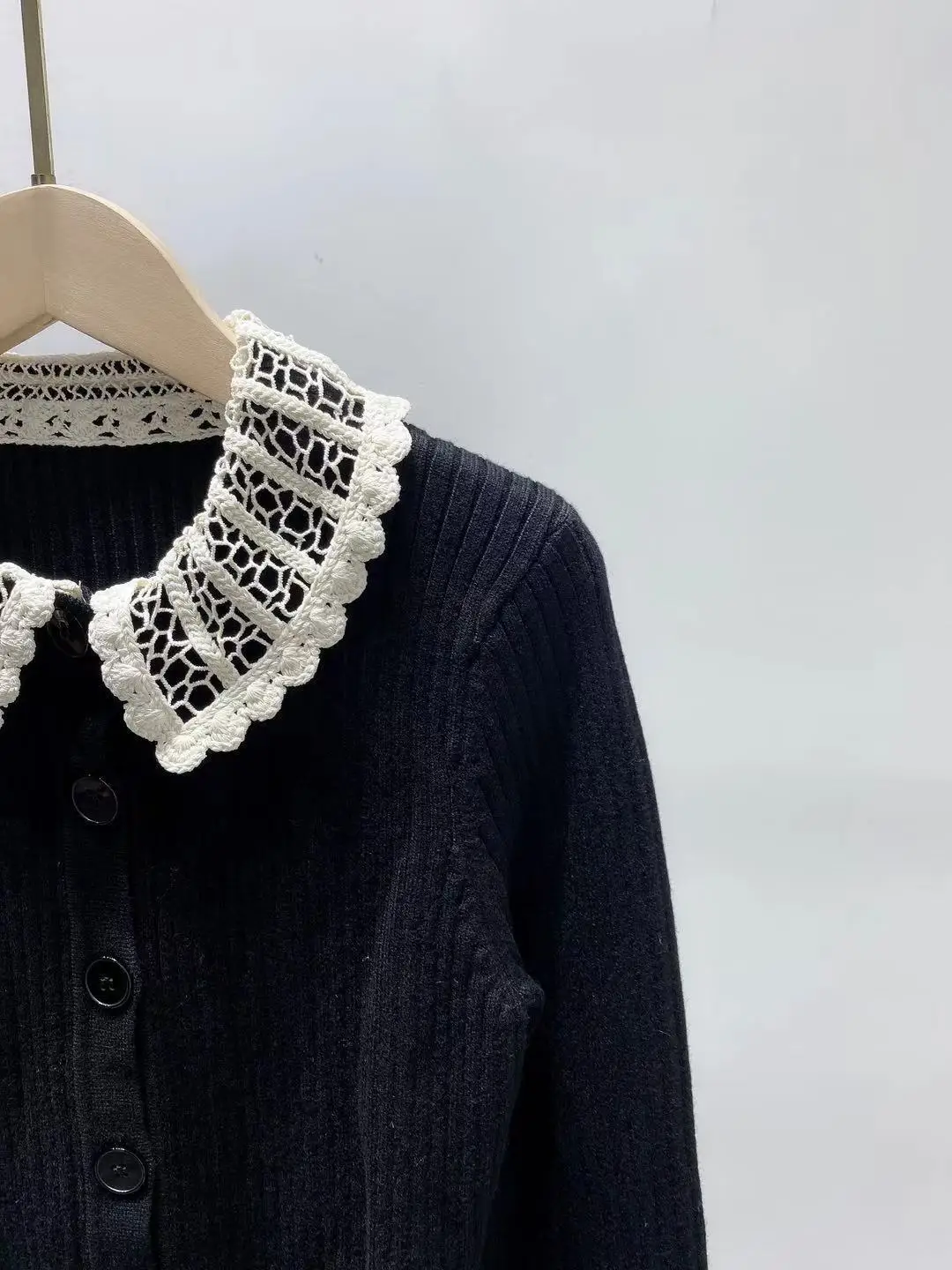 Women Black Knitted Sweater Peter Pan Collar Slim Single Breasted Female Sweet Long Sleeve Sweater Jumpers 2022 New
Women Black Knitted Sweater Peter Pan Collar Slim Single Breasted Female Sweet Long Sleeve Sweater Jumpers 2022 New