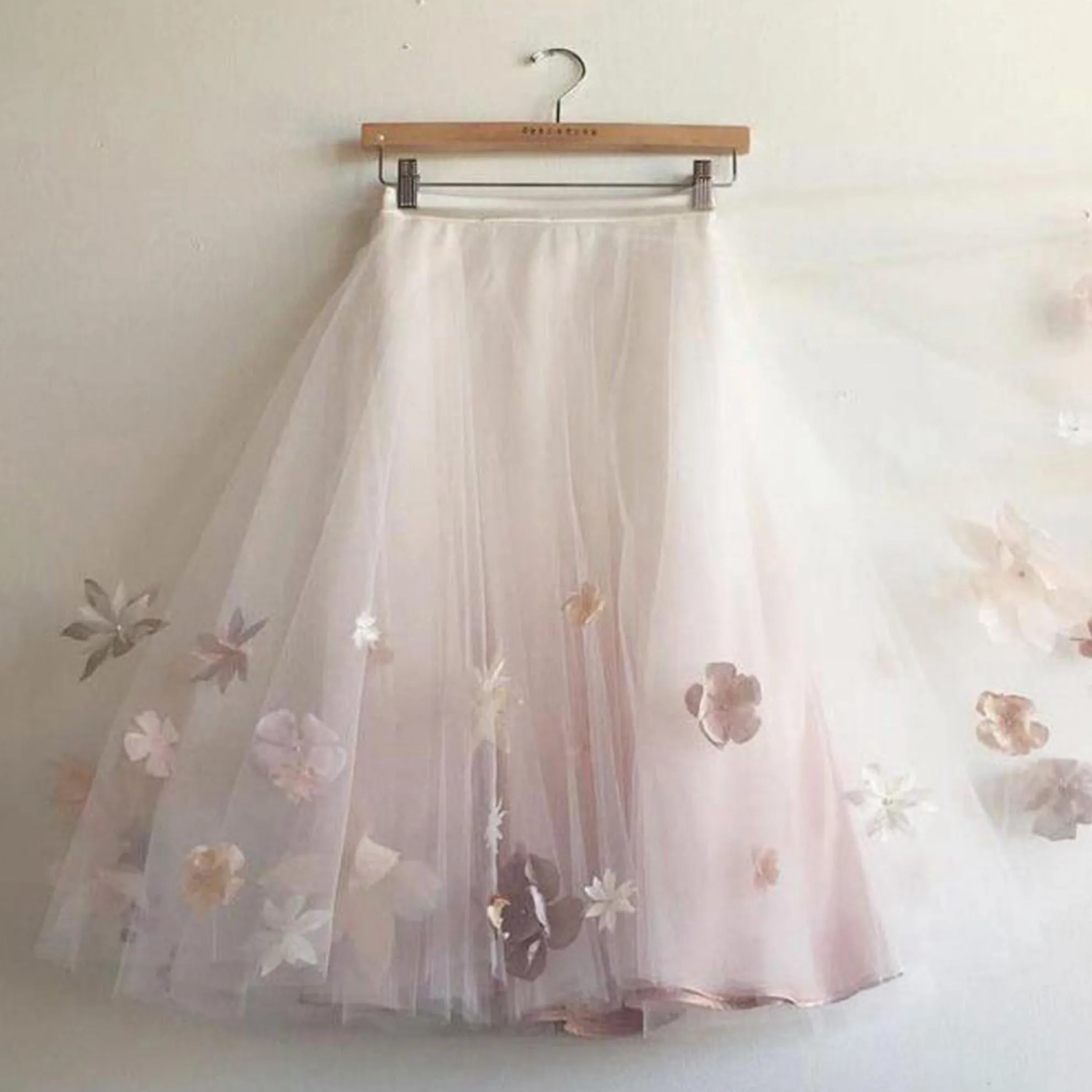 Short Tulle Skirt Floral Skirt Applique Ball Gown Skrit Mini Layered White Skirt Flowered Skirt All-Match Pleated Skirts
Short Tulle Skirt Floral Skirt Applique Ball Gown Skrit Mini Layered White Skirt Flowered Skirt All-Match Pleated Skirts