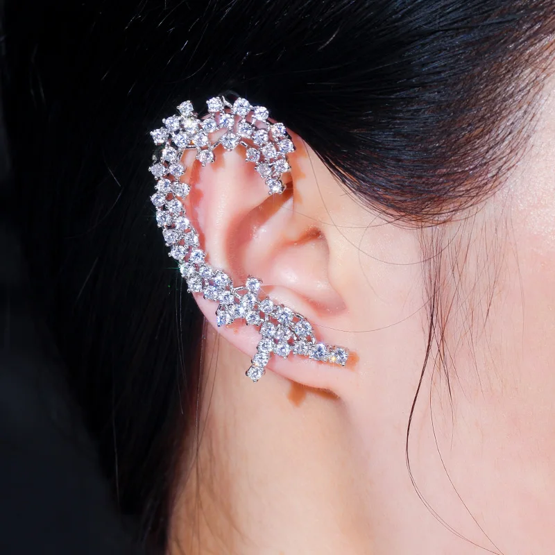 QooLady Personality Luxury Asymmetric Round Zircon Ear Cuff Stud Climber Earrings for Women Wedding Party Statement Jewelry E187
QooLady Personality Luxury Asymmetric Round Zircon Ear Cuff Stud Climber Earrings for Women Wedding Party Statement Jewelry E187