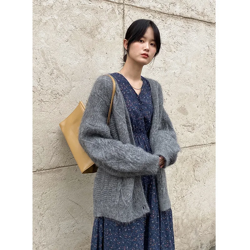 Alpaca +15%wool 2021 Fall 44% and Winter Loose Sweater Single Breasted Vintage V-Neck Warm Oversized Jersey De Mujer Invierno
Alpaca +15%wool 2021 Fall 44% and Winter Loose Sweater Single Breasted Vintage V-Neck Warm Oversized Jersey De Mujer Invierno