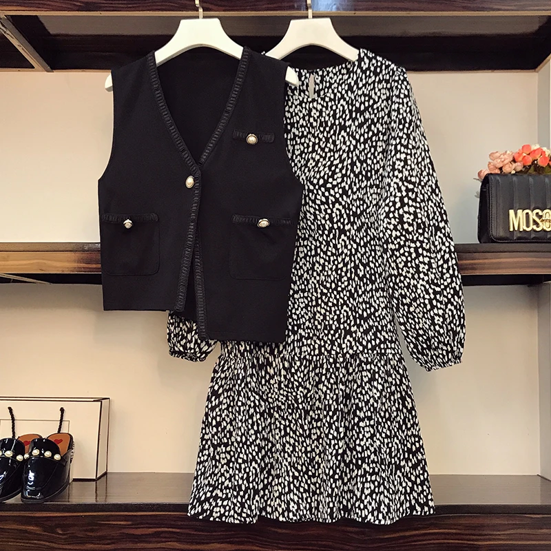 4XL Plus Size Women 2 Piece Dress Spring 2021 Vintage Black Asymmetrical Vest and Print Long Sleeve Ruffle Floral Dresses
4XL Plus Size Women 2 Piece Dress Spring 2021 Vintage Black Asymmetrical Vest and Print Long Sleeve Ruffle Floral Dresses