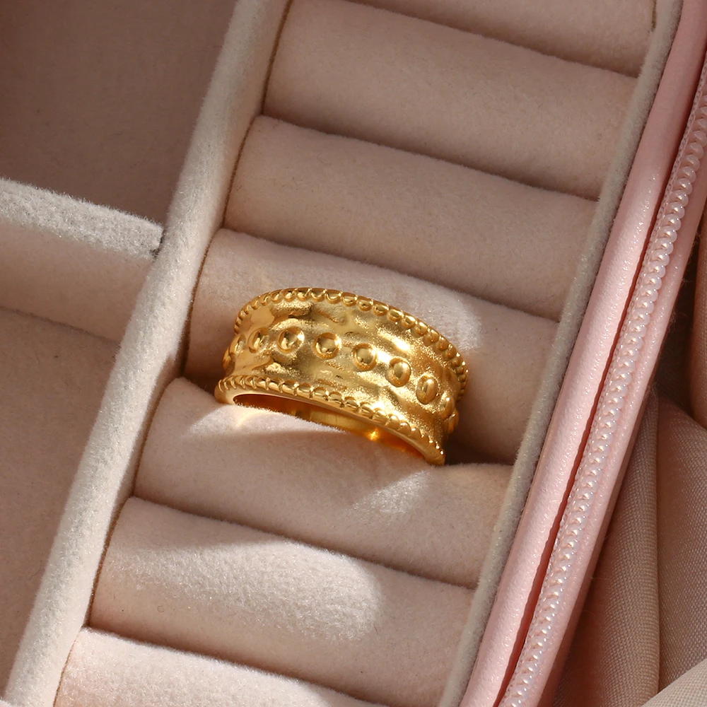 2021 New Vintage Trendy 18K Gold Plated Tarnish Free Waterproof Small Dots Casting Gold Rings For Women Stainless Steel Ring 
2021 New Vintage Trendy 18K Gold Plated Tarnish Free Waterproof Small Dots Casting Gold Rings For Women Stainless Steel Ring