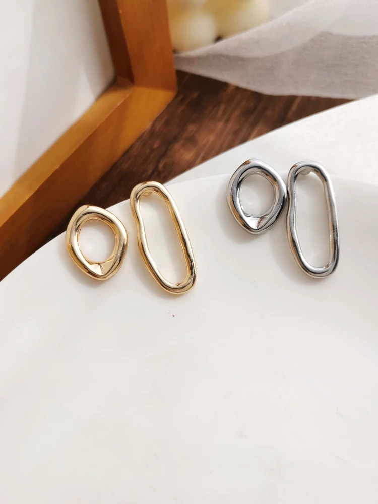 Silver Needle New Asymmetrical Geometric Earrings Women Fashion Korean Temperament Metal Earrings for Women Jewelry Gift
Silver Needle New Asymmetrical Geometric Earrings Women Fashion Korean Temperament Metal Earrings for Women Jewelry Gift