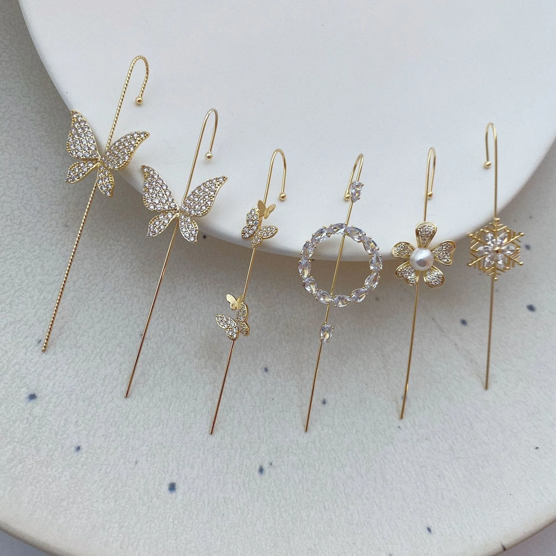 Kinel Fashion Butterfly Zircon Stud Earrings For Woman Geometric Cross Chain Hook Earrings Pearl Cuff Earrings Climber Earrings
Kinel Fashion Butterfly Zircon Stud Earrings For Woman Geometric Cross Chain Hook Earrings Pearl Cuff Earrings Climber Earrings