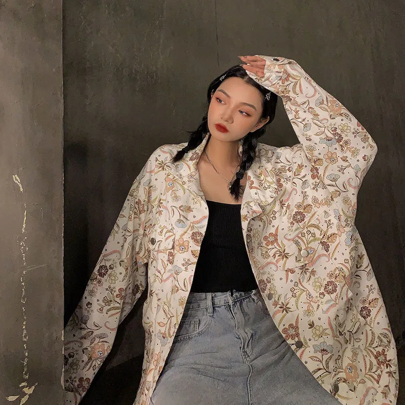 Vintage Flower Print Women Denim Jacket Spring Autumn Loose Streetwear Casual Plus Size White Jeans Jacket Female Vetement Femme
Vintage Flower Print Women Denim Jacket Spring Autumn Loose Streetwear Casual Plus Size White Jeans Jacket Female Vetement Femme