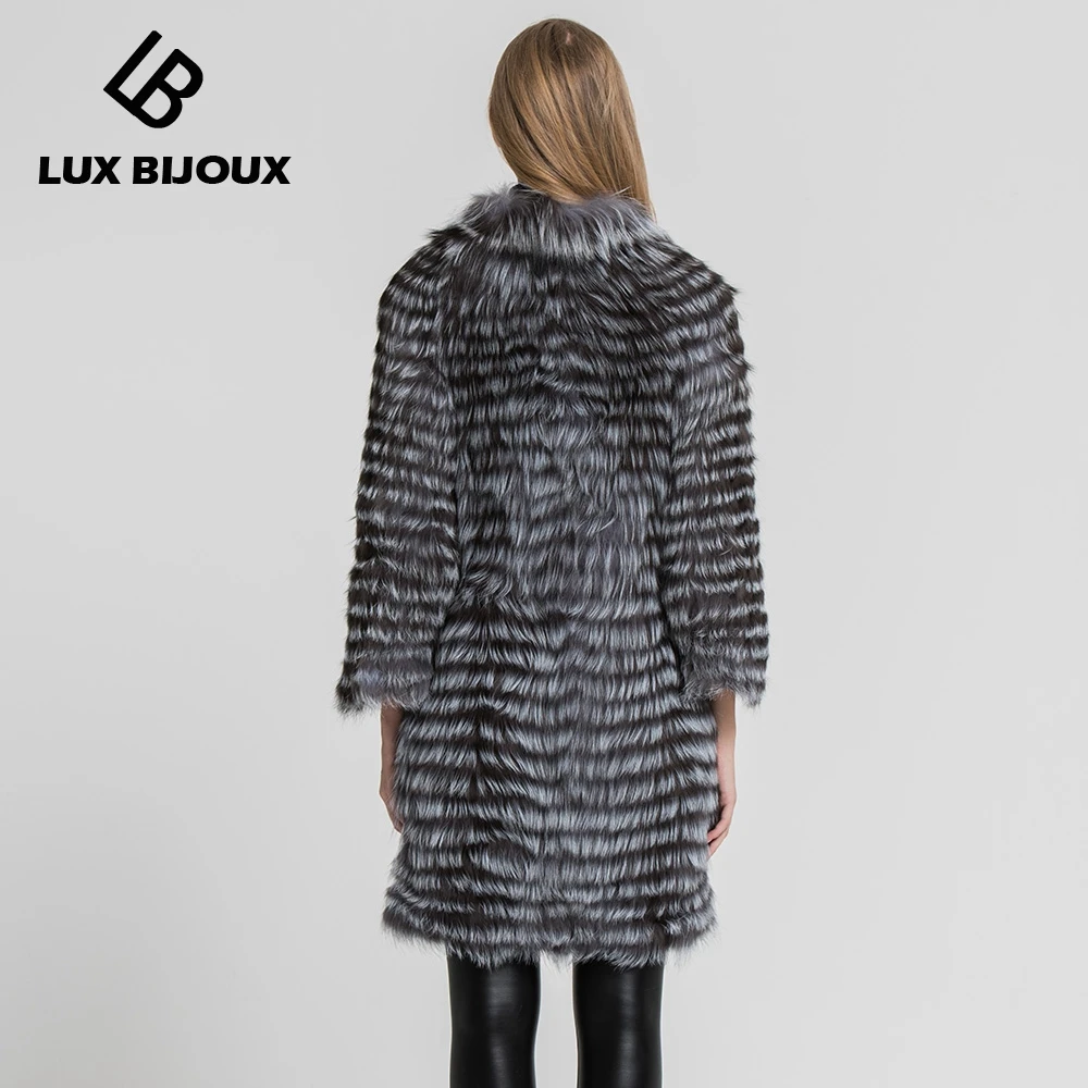 New Women's Real Silver Fox Fur Coat Fashion Long Style Luxury Knitted Real Fur Jacket Natural Fur Outerwear Lady S7384
New Women's Real Silver Fox Fur Coat Fashion Long Style Luxury Knitted Real Fur Jacket Natural Fur Outerwear Lady S7384