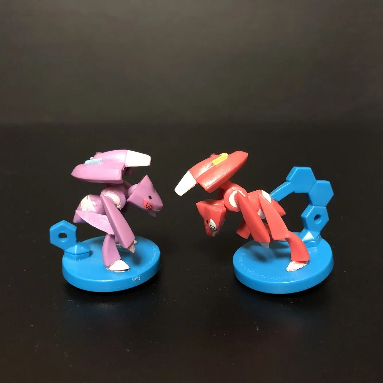 TAKARA TOMY Pokemon Action Figure Small 3 Cm Red Purple Genesect Doll Doll Decoration Model
TAKARA TOMY Pokemon Action Figure Small 3 Cm Red Purple Genesect Doll Doll Decoration Model