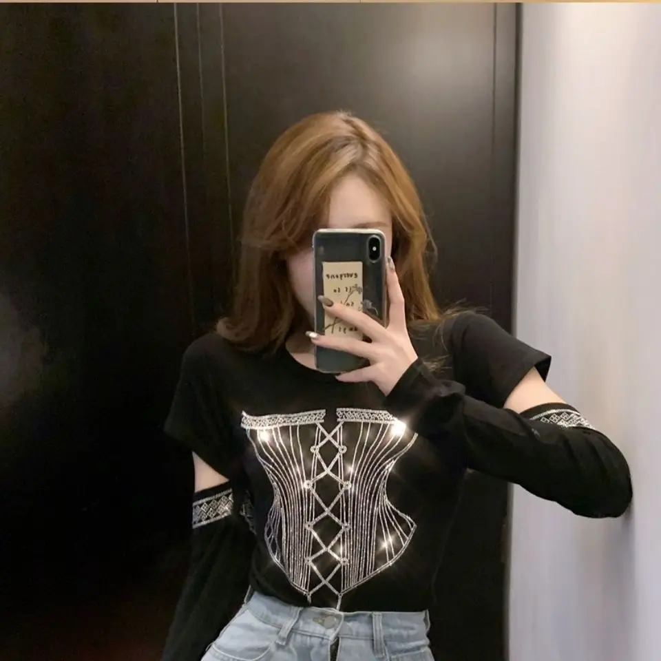 2021 new BLING shiny diamond hollow out long sleeve T-shirt women's design sense versatile slim bottomed shirt
2021 new BLING shiny diamond hollow out long sleeve T-shirt women's design sense versatile slim bottomed shirt