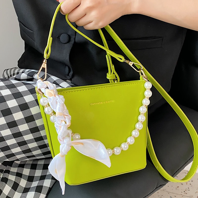 Simple Bucket Women Tote Crossbody Bags Casual Small Leather Shoulder Bags Silk Scarf Lady Messenger Bag Pearl Designer Handbags
Simple Bucket Women Tote Crossbody Bags Casual Small Leather Shoulder Bags Silk Scarf Lady Messenger Bag Pearl Designer Handbags