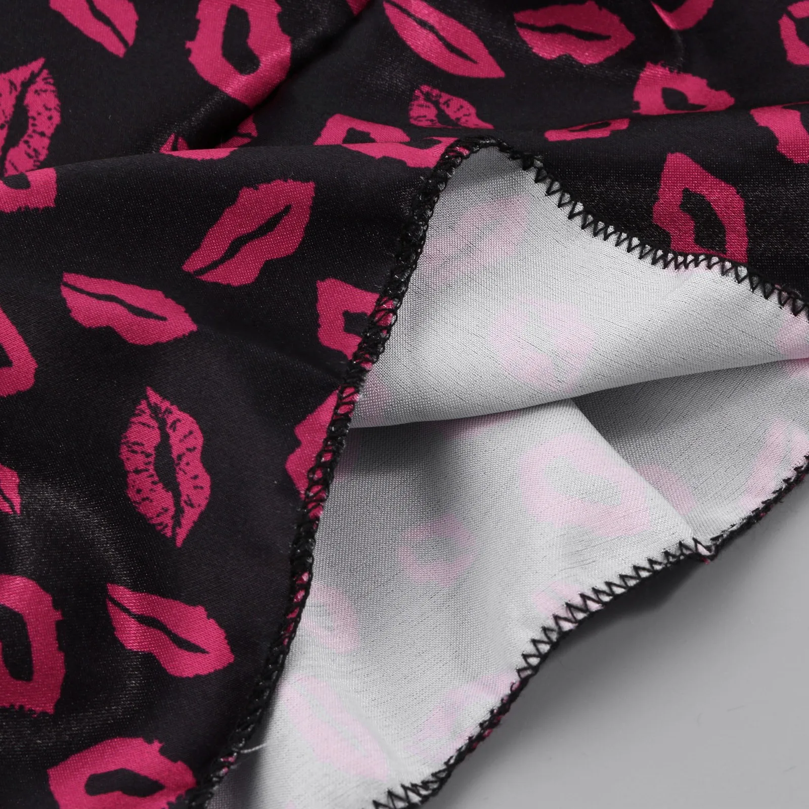 Sexy Kiss Print Lingerie Set Silk Satin Underwear Women doll Sexy Lace V-Neck Corset Comfortable Sleepwear Transparent Women A2
Sexy Kiss Print Lingerie Set Silk Satin Underwear Women doll Sexy Lace V-Neck Corset Comfortable Sleepwear Transparent Women A2