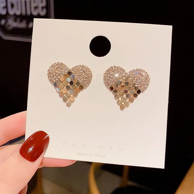 Classic Fashion Imitation Pearl Crystal Heart-shaped Pendant Earrings Women Luxury New Statement Earrings Jewelry Gifts for Girl
Classic Fashion Imitation Pearl Crystal Heart-shaped Pendant Earrings Women Luxury New Statement Earrings Jewelry Gifts for Girl