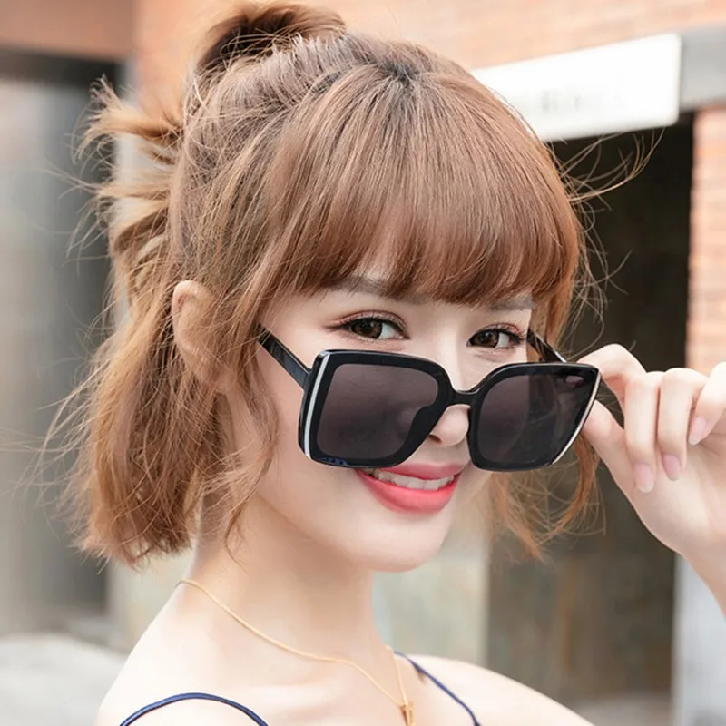 Fashion Men Women Korean Style Retro Popular Semi-Metal Oversized Frame Sunglasses Eyewear
Fashion Men Women Korean Style Retro Popular Semi-Metal Oversized Frame Sunglasses Eyewear