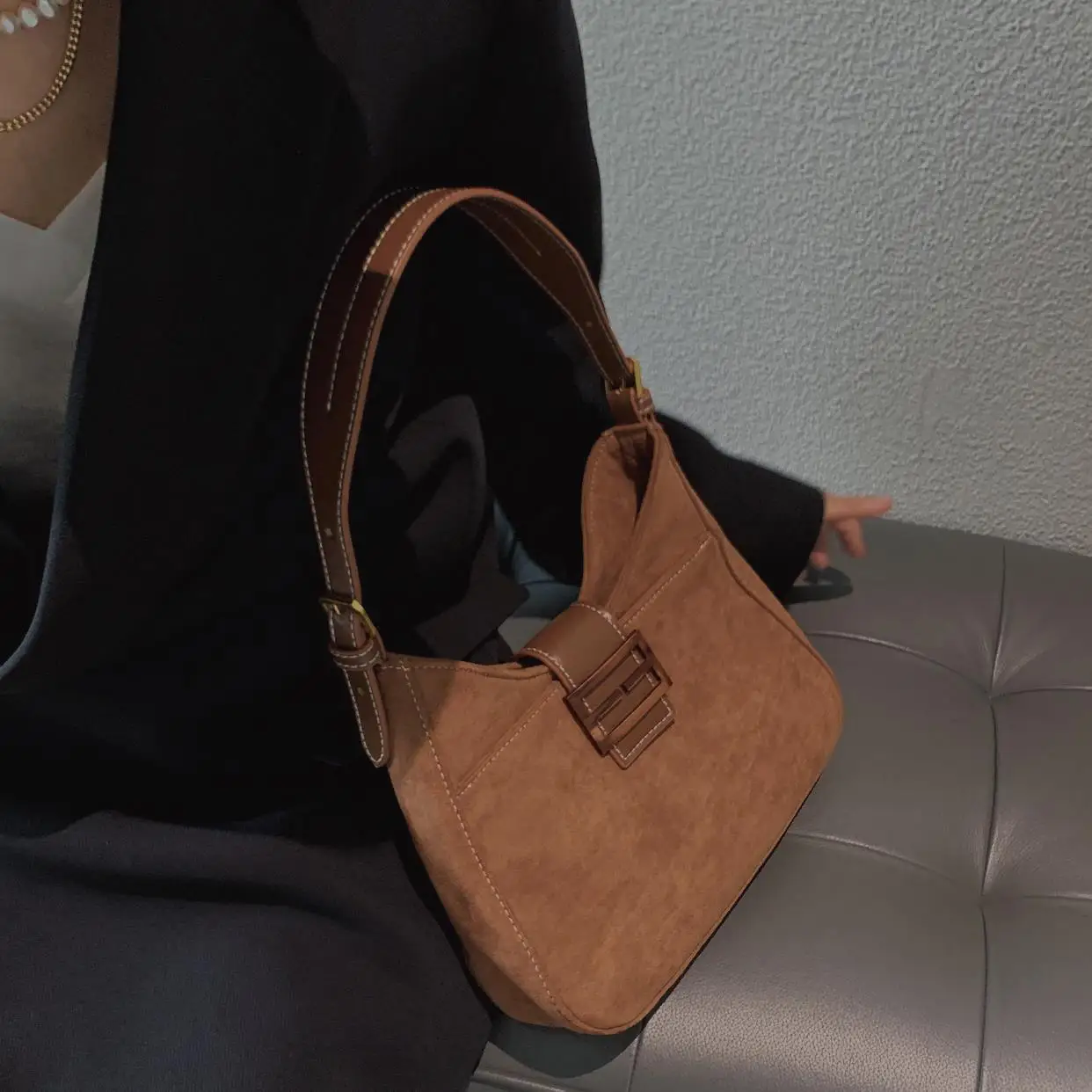 Autumn and winter suede underarm bag high-end sense bag women's bag shoulder bag messenger bag 2020 new
Autumn and winter suede underarm bag high-end sense bag women's bag shoulder bag messenger bag 2020 new