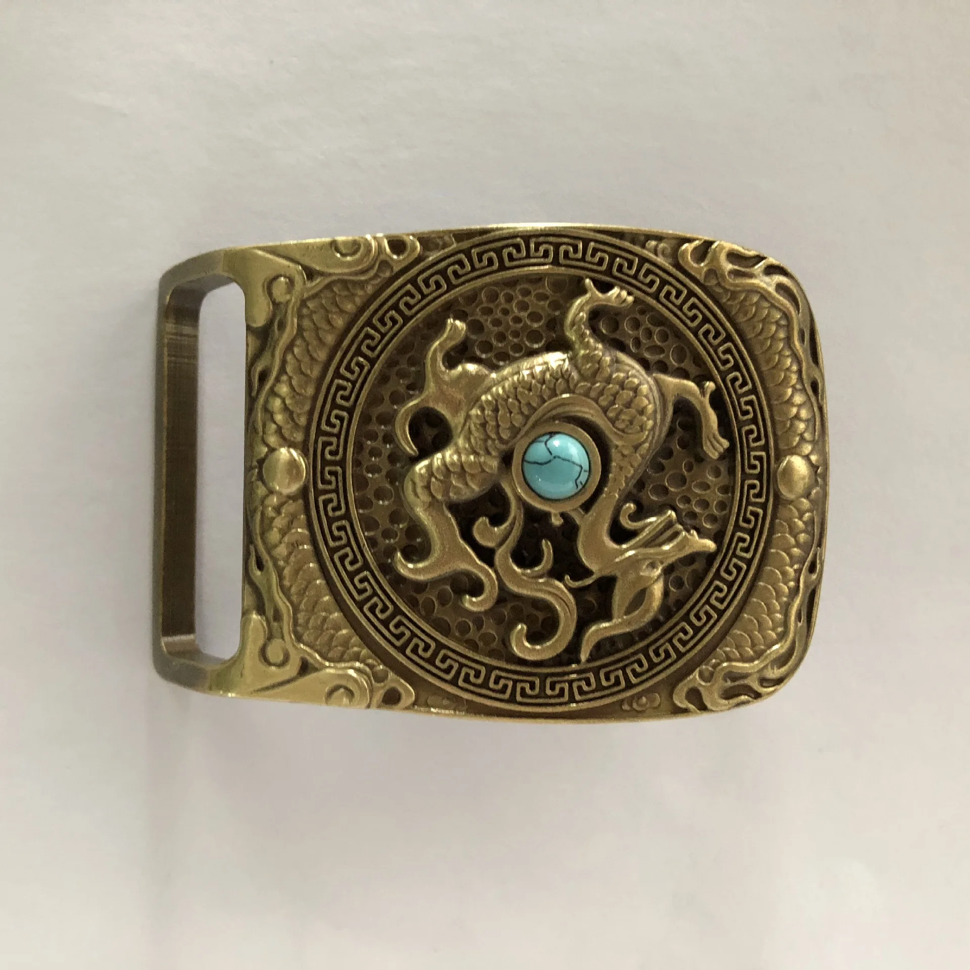 Пряжка Suzaku из чистой меди с инкрустацией из соснового камня, латунная пряжка для ремня в китайском стиле
Пряжка Suzaku из чистой меди с инкрустацией из соснового камня, латунная пряжка для ремня в китайском стиле