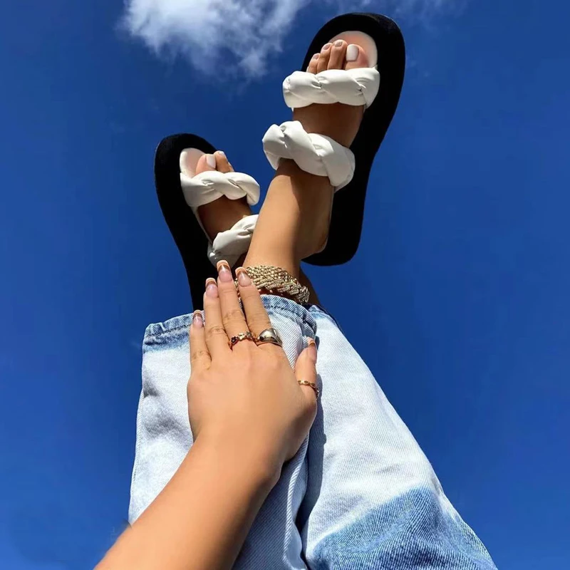 Summer Women's Shoes Fashion Open Toe Low Heel Sandals High Quality Outdoor Casual Slippers Plus Size 43
Summer Women's Shoes Fashion Open Toe Low Heel Sandals High Quality Outdoor Casual Slippers Plus Size 43
