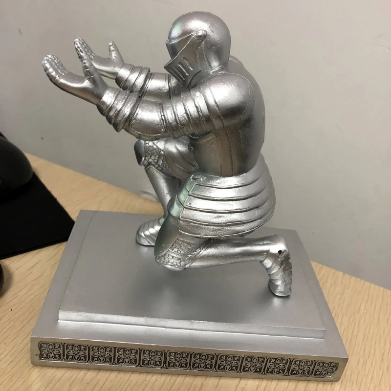 Executive Knight Pen Holder Armor Hero Pen Stationery Resin Display Supplies Office Stationery Desk Storage Accessories 746D
Executive Knight Pen Holder Armor Hero Pen Stationery Resin Display Supplies Office Stationery Desk Storage Accessories 746D