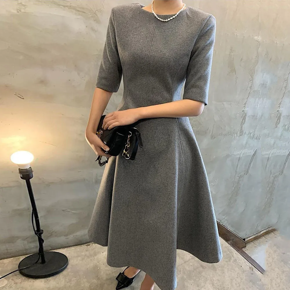 Женское платье с пышными рукавами, корейское минималистичное приталенное платье с круглым вырезом, большие просторные платья, осень 2021
Женское платье с пышными рукавами, корейское минималистичное приталенное платье с круглым вырезом, большие просторные платья, осень 2021