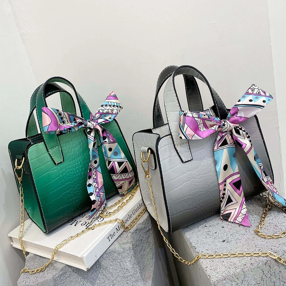 Women Bags with Alligator Pattern Designed Chain Handbags PU Leather Shoulder Crossbody Handbags with Scarf
Women Bags with Alligator Pattern Designed Chain Handbags PU Leather Shoulder Crossbody Handbags with Scarf