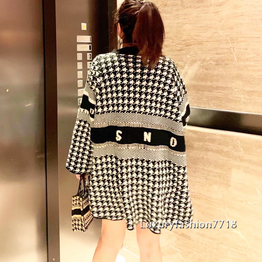 luxury houndstooth jacquard beading letter designer branded jumper sweaters cardigan women fashion v neck sweater wool cardigans 
luxury houndstooth jacquard beading letter designer branded jumper sweaters cardigan women fashion v neck sweater wool cardigans