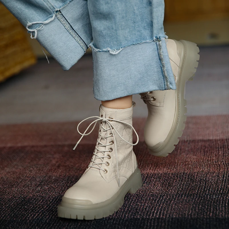 Versatile Martin boots 2020 Spring and Autumn New leather middle tube women's boots fashion side zipper motorcycle boots X594
Versatile Martin boots 2020 Spring and Autumn New leather middle tube women's boots fashion side zipper motorcycle boots X594