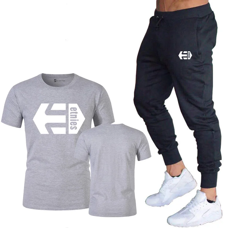 2021 new summer men's short sleeve T-shirt casual Capris + T-shirt sports suit 2-piece set
2021 new summer men's short sleeve T-shirt casual Capris + T-shirt sports suit 2-piece set