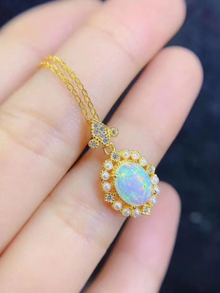 Luxury Temperament Oval Inlaid Hao Stone Pendant Necklace Girls Exquisite Fashion Party Engagement Clavicle Chain Jewelry 
Luxury Temperament Oval Inlaid Hao Stone Pendant Necklace Girls Exquisite Fashion Party Engagement Clavicle Chain Jewelry