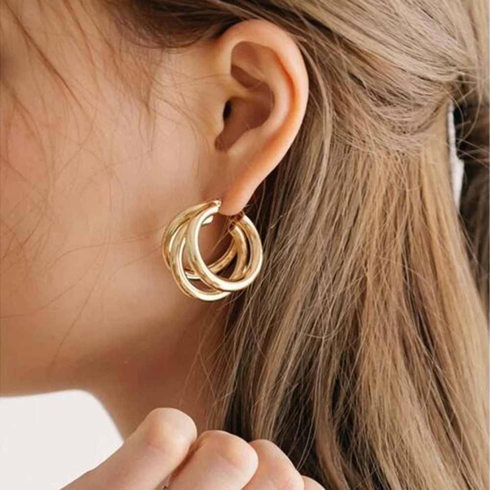 Trendy Fashion Metal Elegant Hoop Earring Women New Vintage Gold Color Cheap Korean Statement Earrings Accessories
Trendy Fashion Metal Elegant Hoop Earring Women New Vintage Gold Color Cheap Korean Statement Earrings Accessories