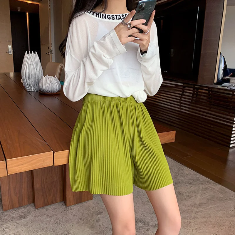 Sports shorts women's summer high waist new students Korean version loose thin wide-leg pants women loose casual
Sports shorts women's summer high waist new students Korean version loose thin wide-leg pants women loose casual