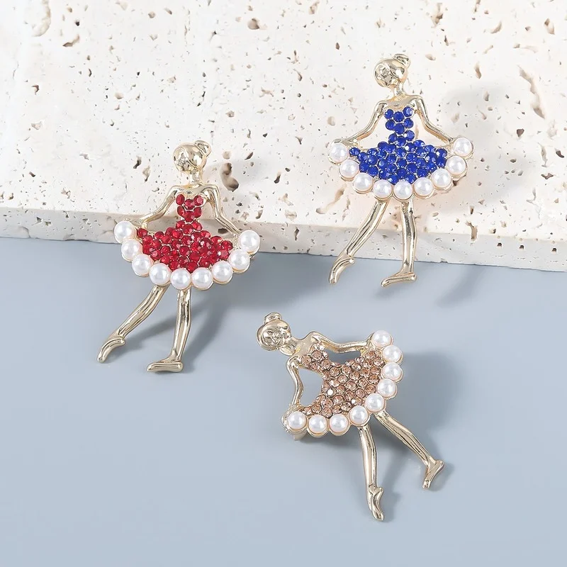 Fashion Metal Rhinestone Imitation Pearl Dancing Girl Brooch Women's Popular Exaggerated Corsage Campus Badge
Fashion Metal Rhinestone Imitation Pearl Dancing Girl Brooch Women's Popular Exaggerated Corsage Campus Badge