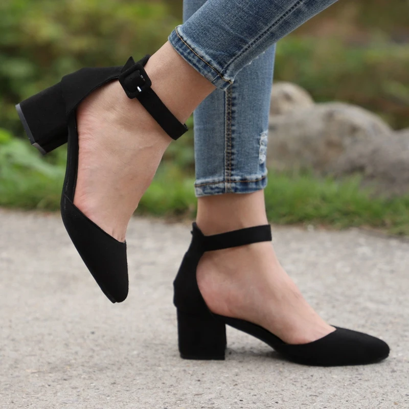 Ladies High Heels Shoes Spring 2020 New Korean Shoes Pointed Toe Chunky Single Shoes One-word Buckle Hollow Shoes
Ladies High Heels Shoes Spring 2020 New Korean Shoes Pointed Toe Chunky Single Shoes One-word Buckle Hollow Shoes