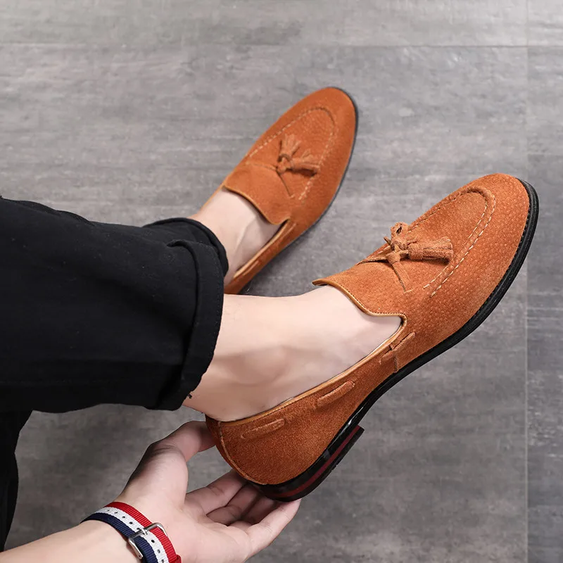 2020 New Men Suede Loafers Shoes Tassel Design Business Shoes Men's Flats Big Size 47 Simple Slip on Male Mans Casual Footwear
2020 New Men Suede Loafers Shoes Tassel Design Business Shoes Men's Flats Big Size 47 Simple Slip on Male Mans Casual Footwear
