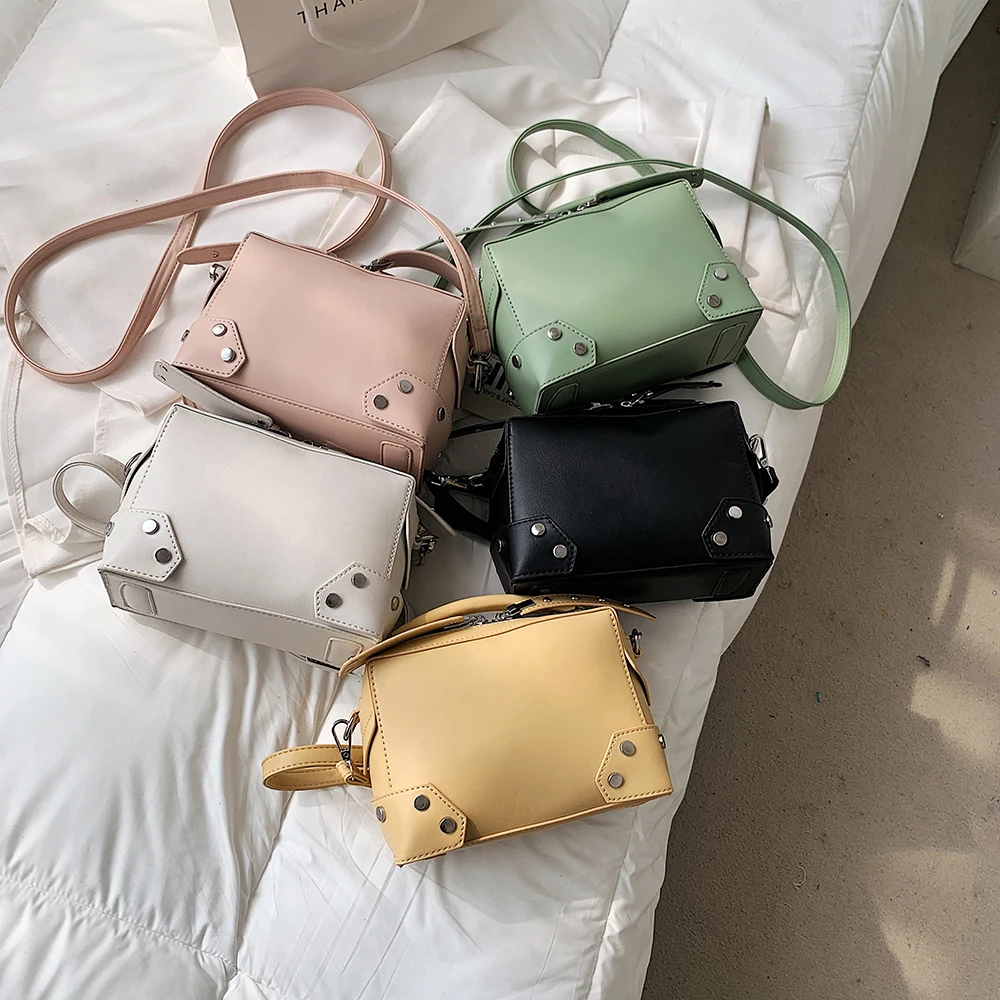New Female Shoulder Messbody Bag Black Fashion Designer Cosmetic Bag Personality Women Unique PU Leather Handbag Creativity
New Female Shoulder Messbody Bag Black Fashion Designer Cosmetic Bag Personality Women Unique PU Leather Handbag Creativity